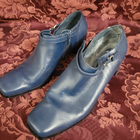 A J Valenci Blue Heeled Booties 8.5 - Picture 2 of 6